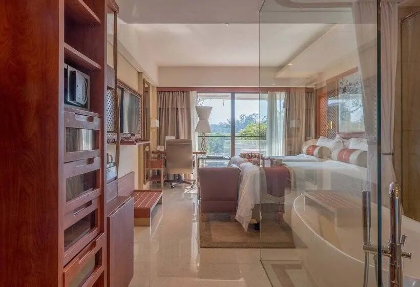 デラックスルーム, Seres Springs Resort & Spa, Singakerta