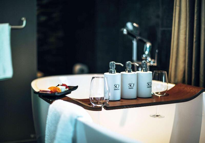 带大床的标准间, So/ Auckland