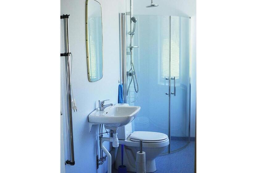 Номер Стандарт, Utbygårdens Hostel