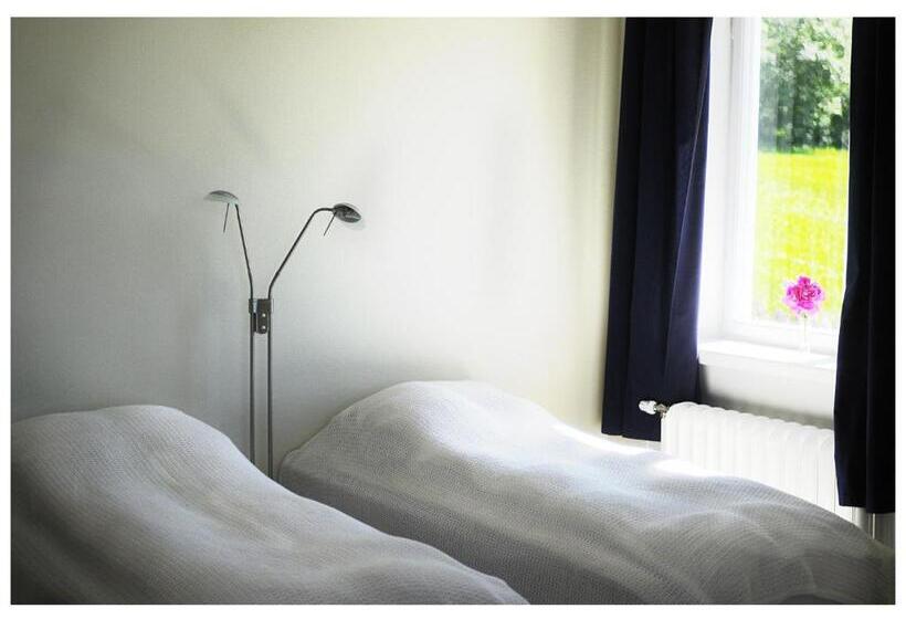 Номер Стандарт Четырехместный Совместный Санузел, Utbygårdens Hostel