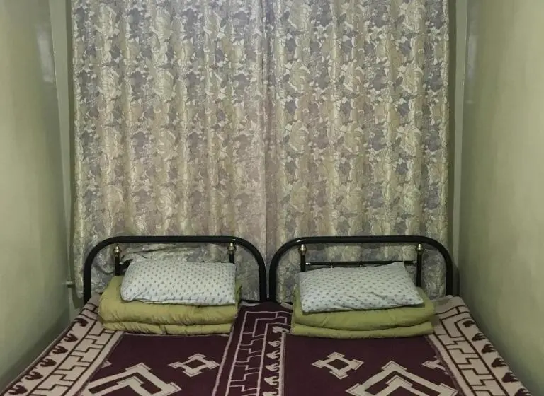 اتاق اکونومی با حمام مشترک, Ub Guesthouse & Tours
