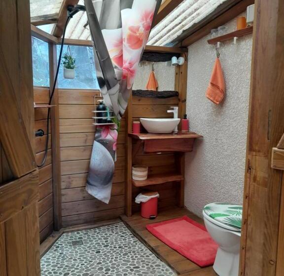 اتاق استاندارد, Ali Naïs Location