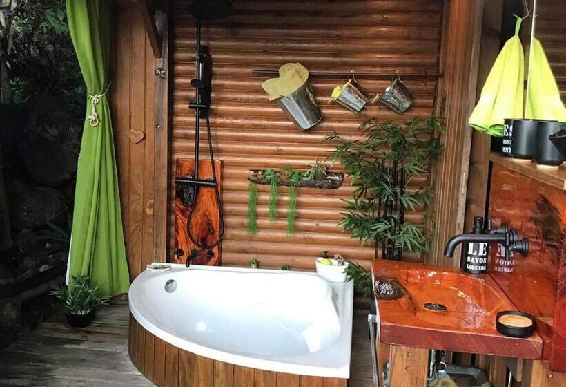 اتاق استاندارد با چشمانداز دریا, Ali Naïs Location