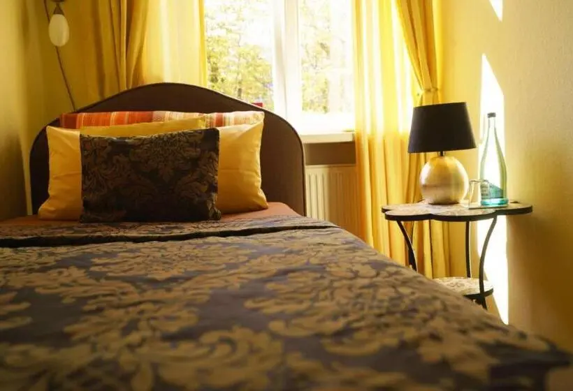 Standard Einzelzimmer Geteiltes Bad, Boutique Hotel Mittendrin Berlin