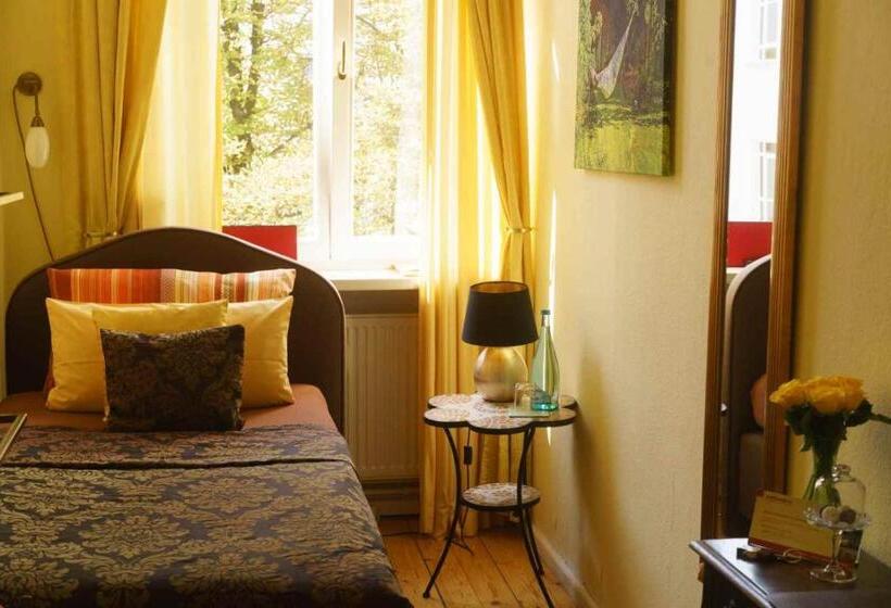 Standard Einzelzimmer Geteiltes Bad, Boutique Hotel Mittendrin Berlin