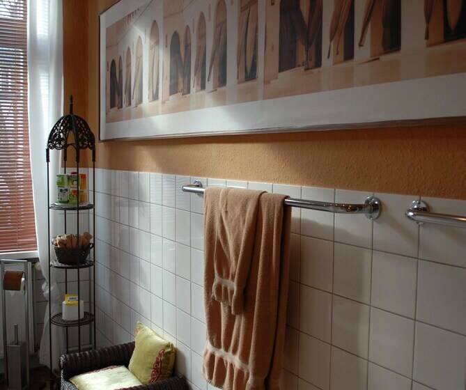 Standard Einzelzimmer Geteiltes Bad, Boutique Hotel Mittendrin Berlin