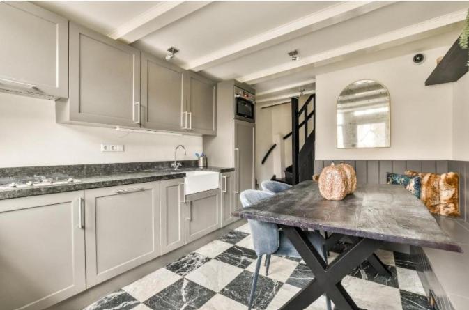Номер Deluxe, Spiegelgracht Apartments With Canal View