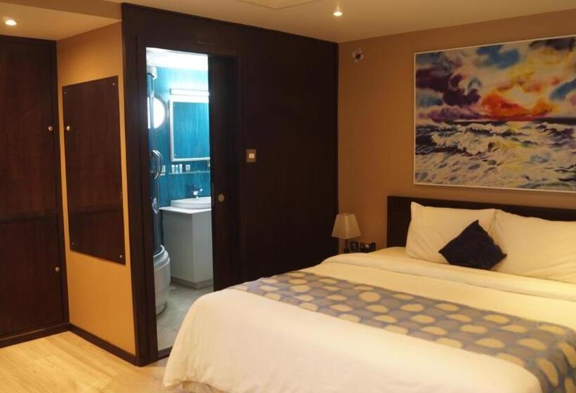 اتاق استاندارد, C