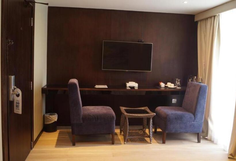 اتاق استاندارد, C