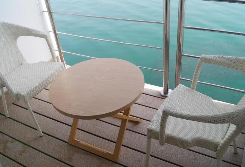 اتاق استاندارد, C