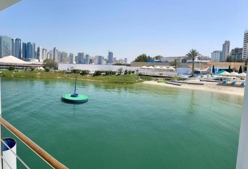 اتاق استاندارد, C