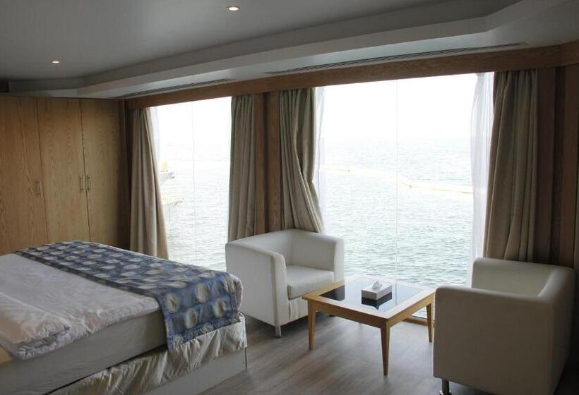 Deluxe Suite King Bed, C