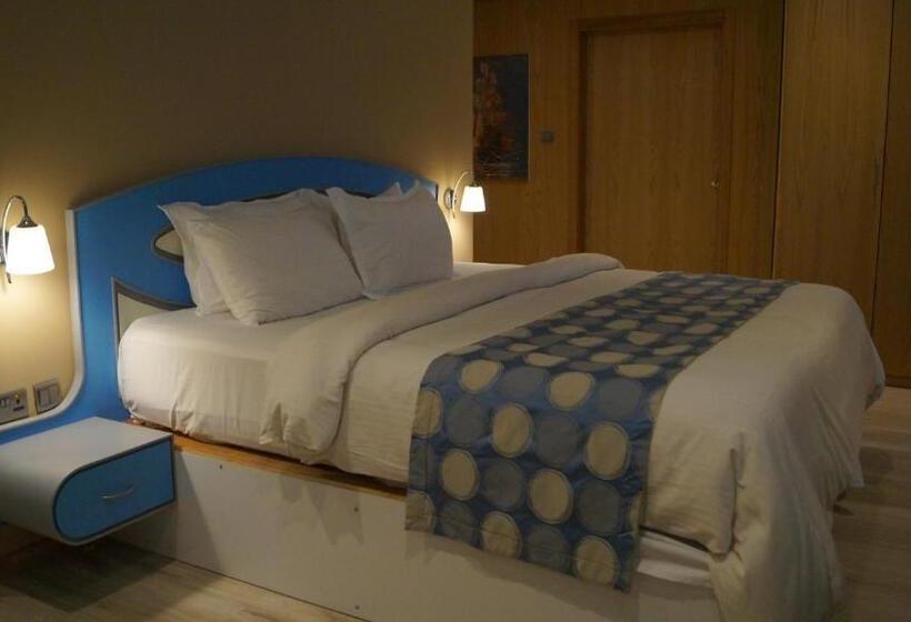 Deluxe Suite King Bed, C