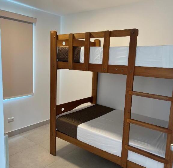 بانگلوی سوپریور, Dm Hoteles Asia