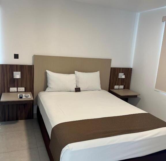 بانگلوی استاندارد, Dm Hoteles Asia