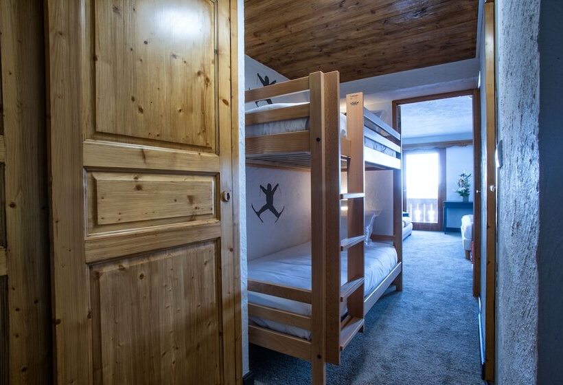 غرفة عائلية, Hôtel Courcheneige