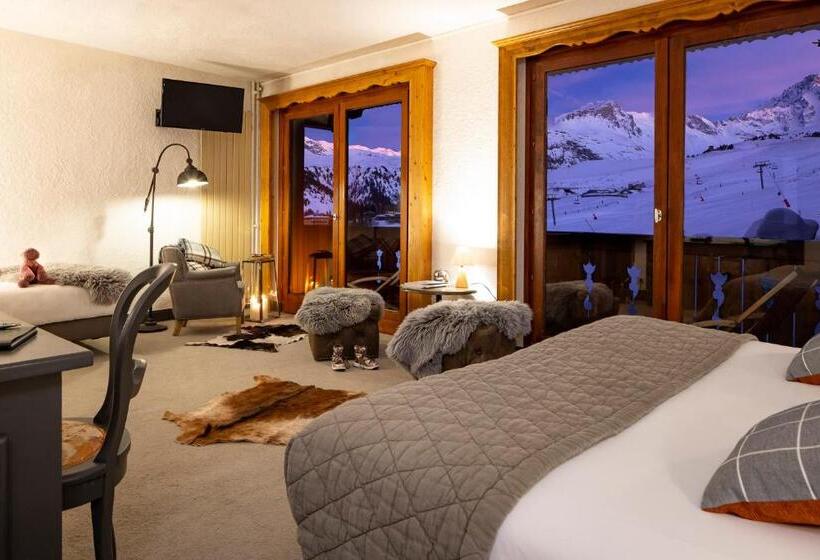 سوییت جونیور با بالکن, Hôtel Courcheneige