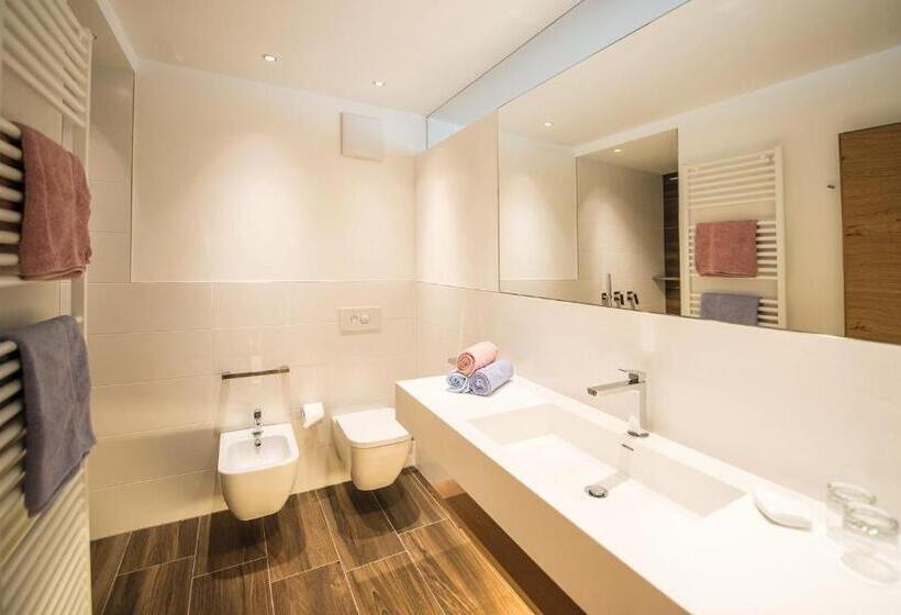 套房, Kranebitt B&b