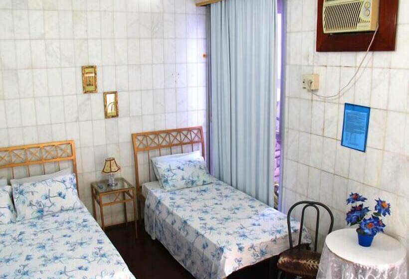 디럭스 룸, Pousada Praia Da Costa