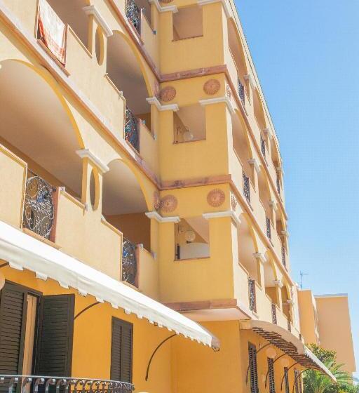 דירה בת חדר שינה 1 עם מרפסת, Costazzurra