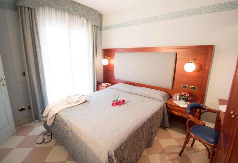 חדר סטנדרט עם טרסה, Costazzurra