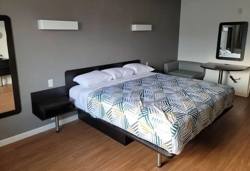 スイート, Rodeway Inn & Suites Thousand Palms   Rancho Mirage
