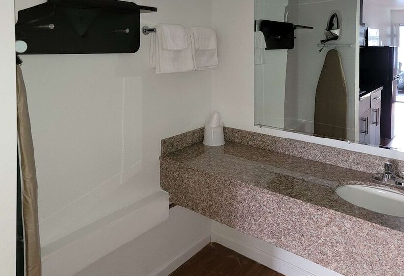스위트, Rodeway Inn & Suites Thousand Palms   Rancho Mirage
