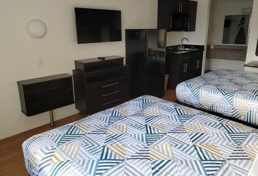 Люкс, Rodeway Inn & Suites Thousand Palms Rancho Mirage