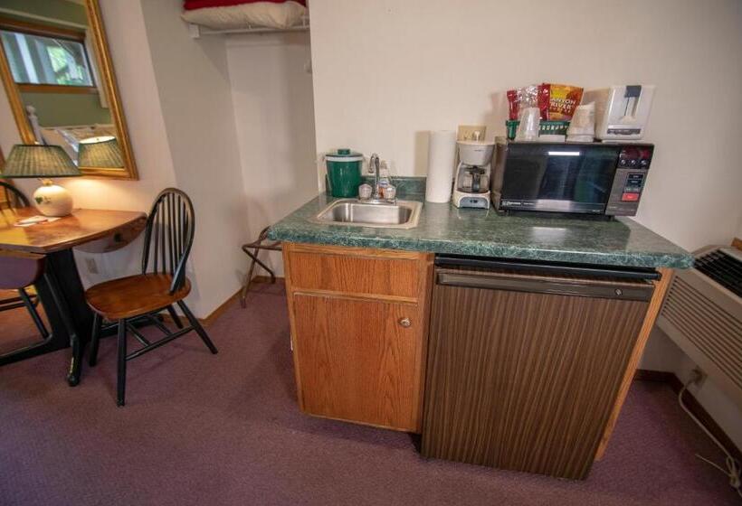 디럭스 룸, Ridges Inn & Suites