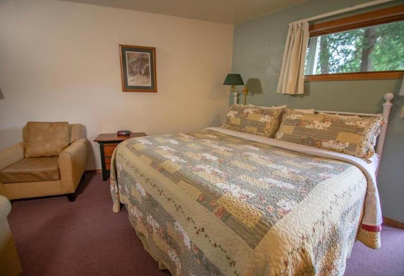 디럭스 룸 킹사이즈 침대, Ridges Inn & Suites
