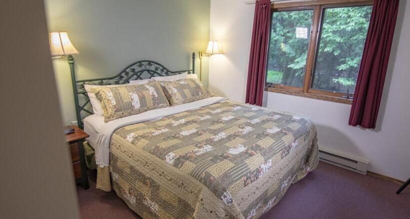 스탠다드 스튜디오 킹침대, Ridges Inn & Suites