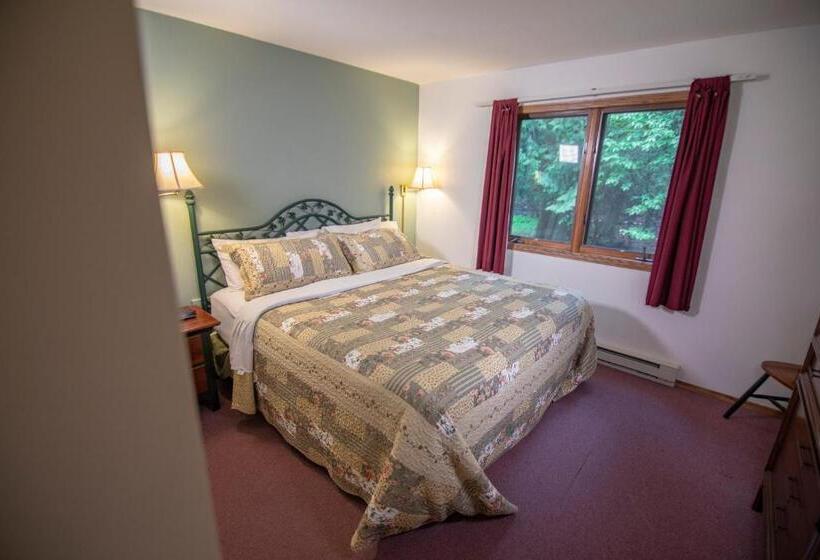 스탠다드 스튜디오 킹침대, Ridges Inn & Suites