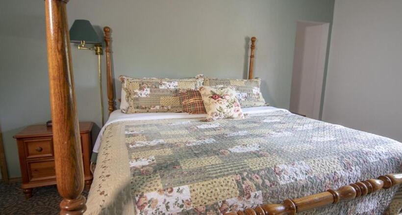 جناح ديلوكس سرير كينج, Ridges Inn & Suites