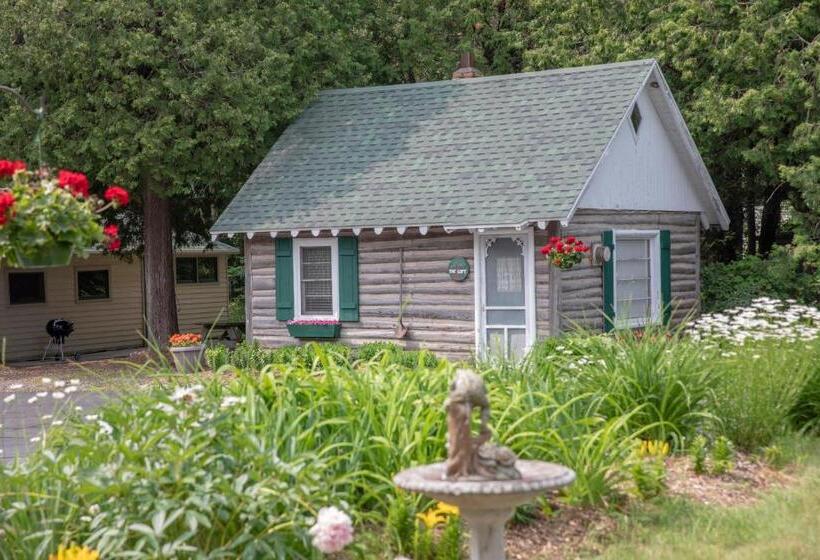 منزل غرفتين نوم, Ridges Inn & Suites