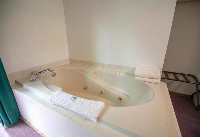 디럭스 룸, Ridges Inn & Suites