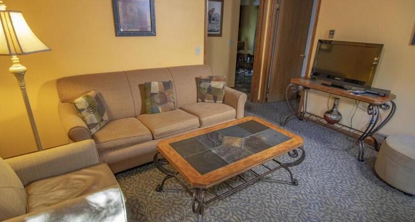 جناح غرفتين نوم, Ridges Inn & Suites