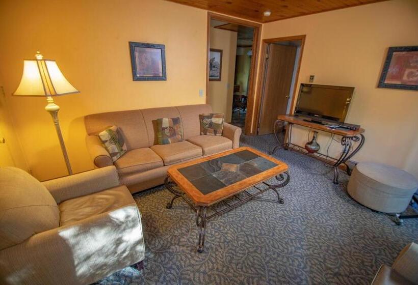 جناح غرفتين نوم, Ridges Inn & Suites