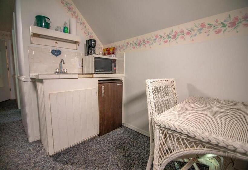 جناح ديلوكس, Ridges Inn & Suites