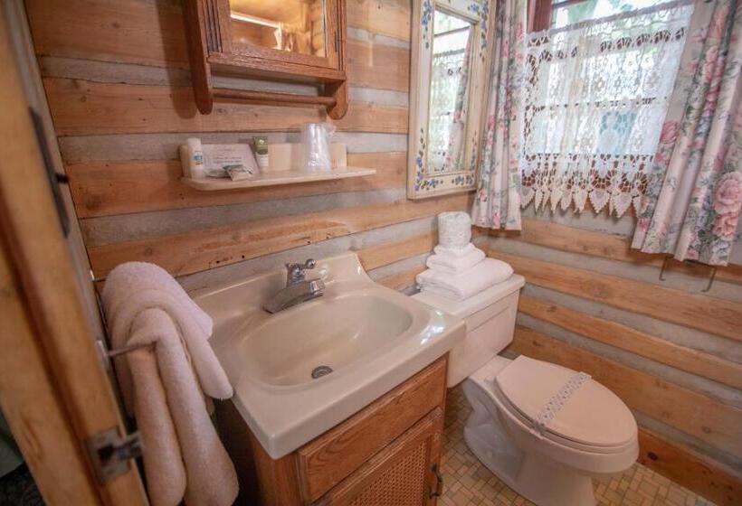 منزل غرفتين نوم, Ridges Inn & Suites