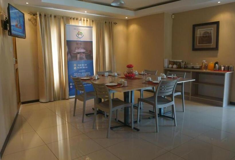 سوییت اجرایی, Bridgeville Guest House Ltd