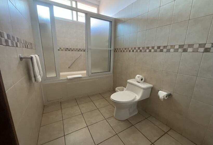 سوییت لوکس, Cayman Suites