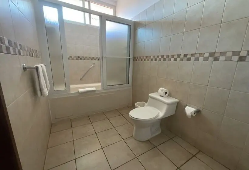 سوییت لوکس, Cayman Suites
