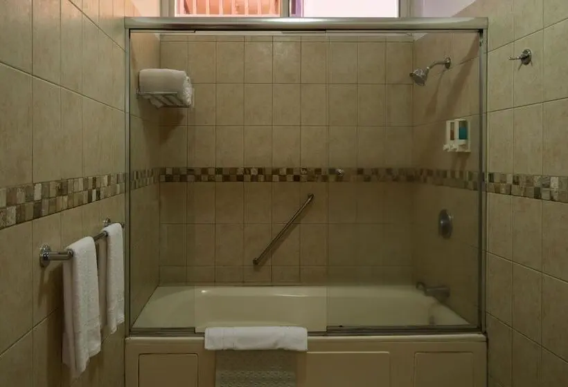 سوییت لوکس, Cayman Suites