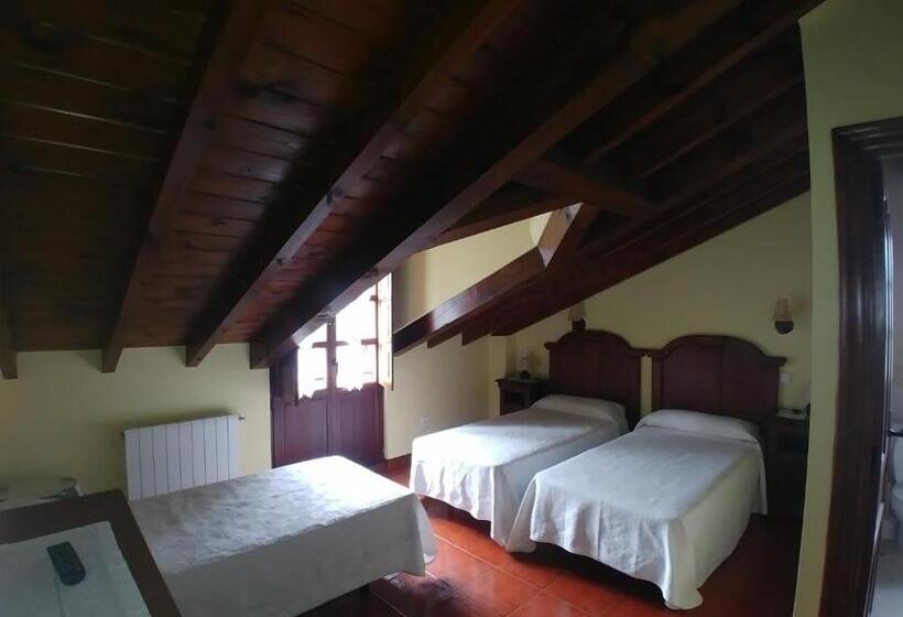 חדר סטנדרט לשלושה, El Pedroso