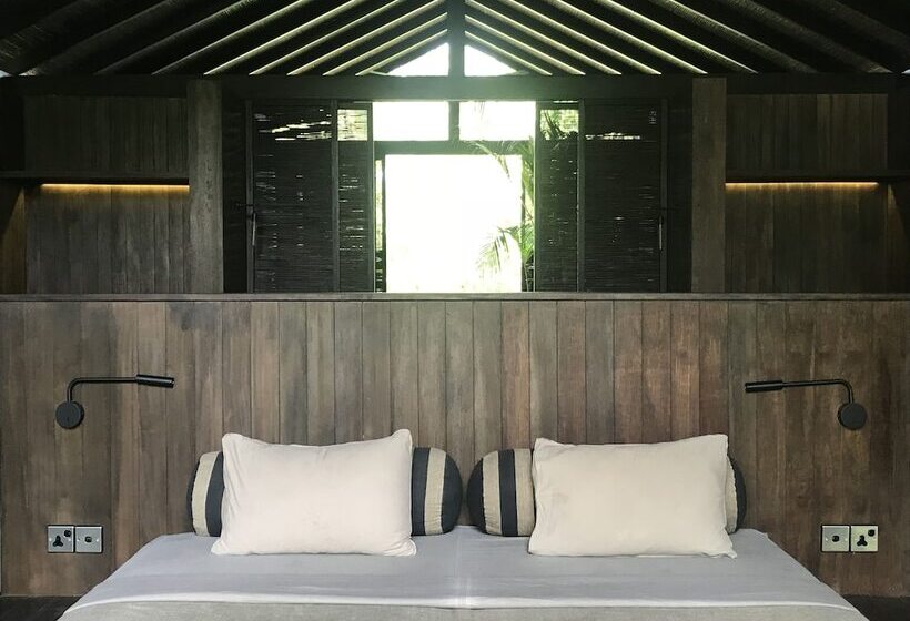 디럭스 방갈로, Kaju Green Eco Lodges