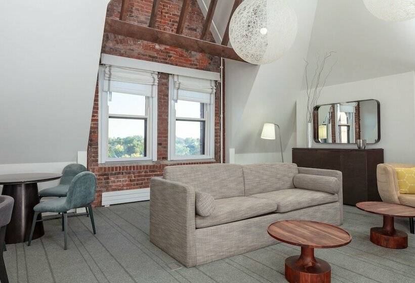 Люкс, The Richardson