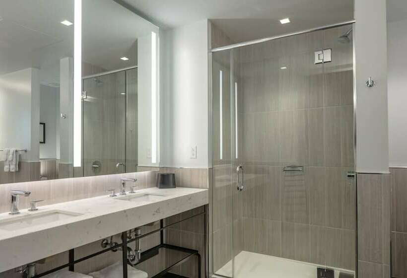 Номер Стандарт, The Richardson