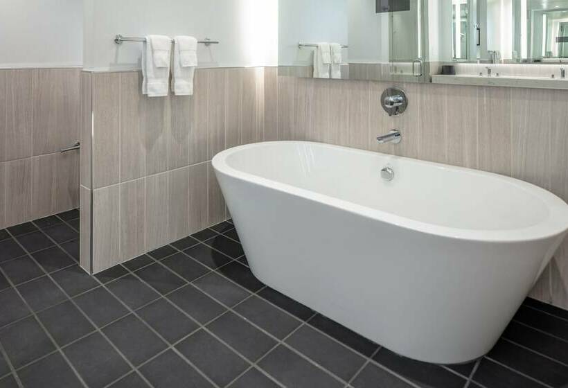 Люкс, The Richardson