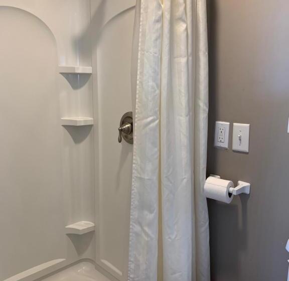 إستوديو قياسى, Woody S Rv Resort Llc