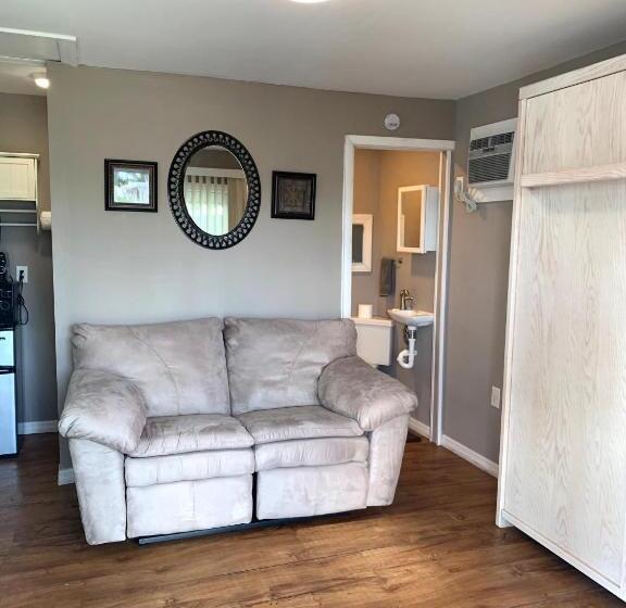 إستوديو قياسى, Woody S Rv Resort Llc